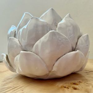 Ceramic leaf design candle holder